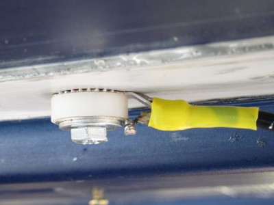 radio-antenna-03-inside-mount-close.jpg