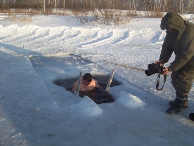 19.01.2012г. купание в проруби 028.jpg